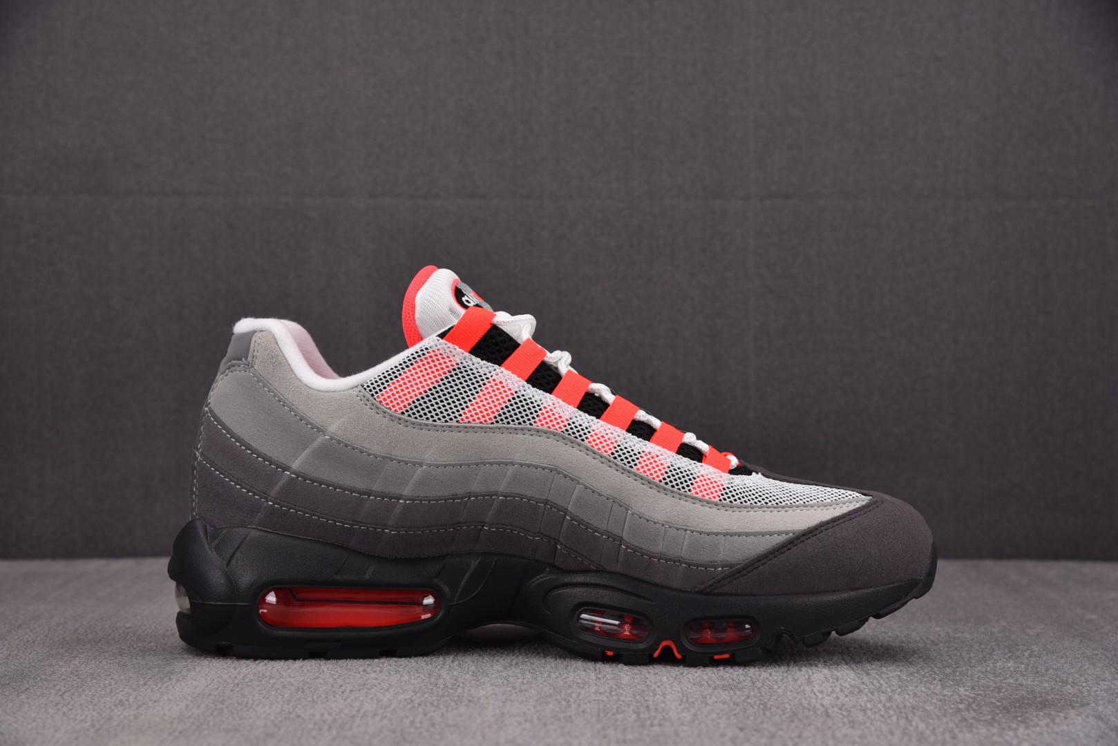 MAX95 尺码40-48.5

纯原出品-Air Max 95 OG Solar Red 灰红 AT2