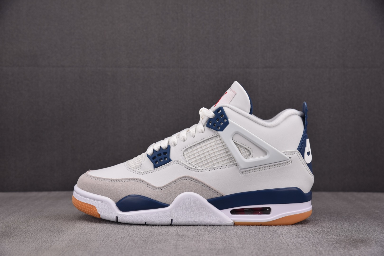 AJ4 尺码40-48.5

纯原版出品-Air Jordan 4 Retro SB Navy 海军蓝 