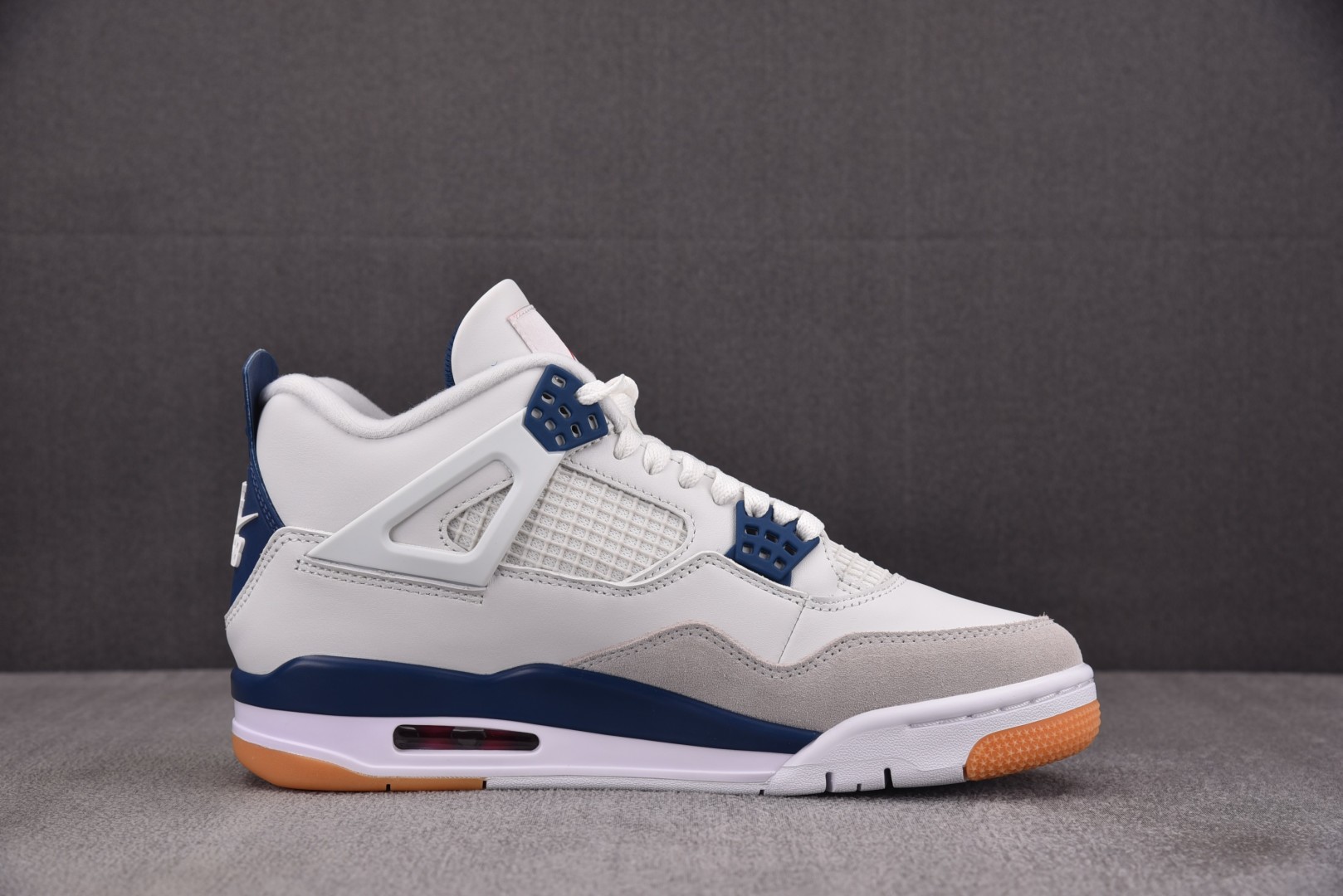 AJ4 尺码40-48.5

纯原版出品-Air Jordan 4 Retro SB Navy 海军蓝 