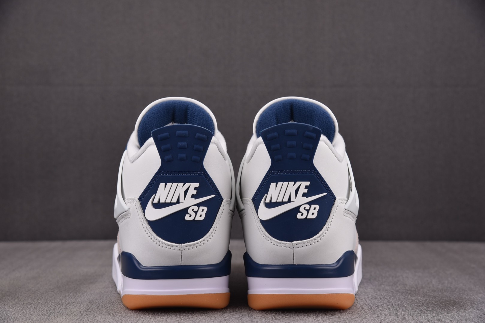 AJ4 尺码40-48.5

纯原版出品-Air Jordan 4 Retro SB Navy 海军蓝 