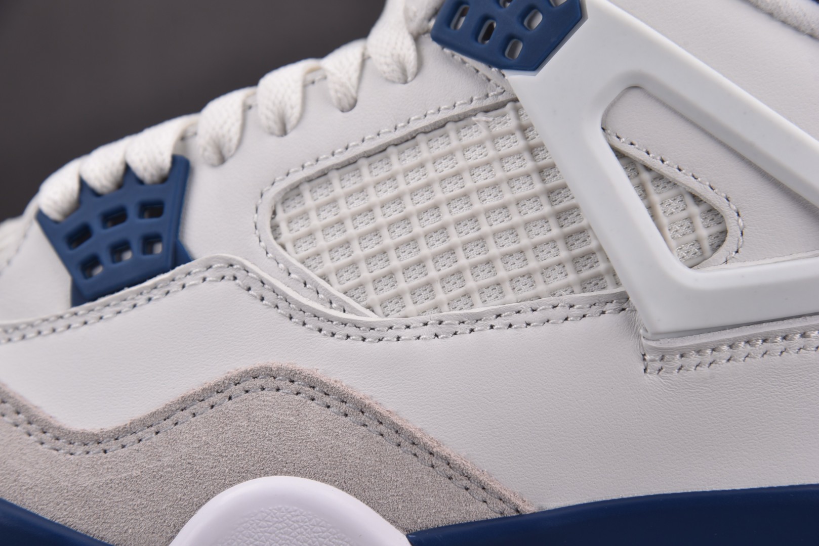 AJ4 尺码40-48.5

纯原版出品-Air Jordan 4 Retro SB Navy 海军蓝 