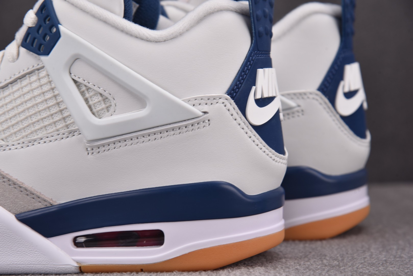 AJ4 尺码40-48.5

纯原版出品-Air Jordan 4 Retro SB Navy 海军蓝 