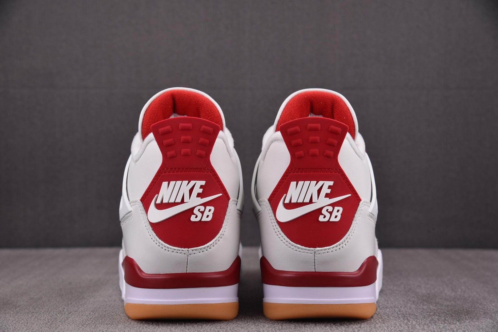 AJ4 尺码40-48.5

纯原版出品-Air Jordan 4 Retro SB Varsity R