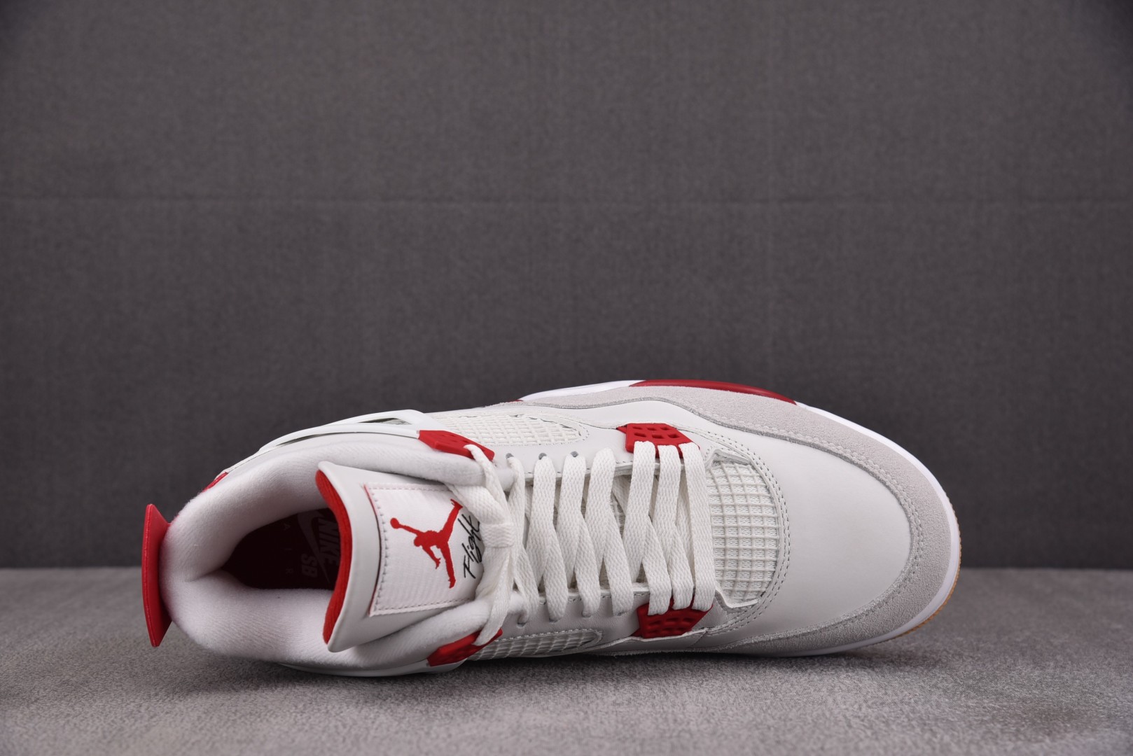 AJ4 尺码40-48.5

纯原版出品-Air Jordan 4 Retro SB Varsity R