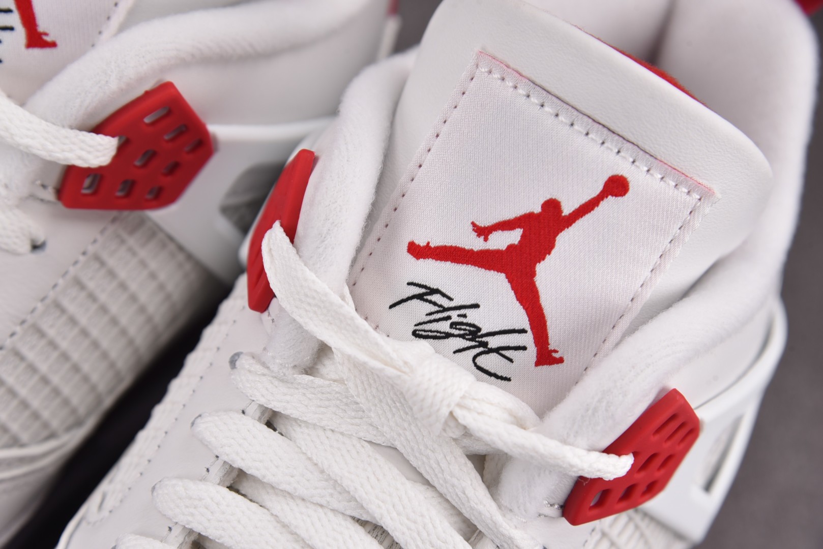 AJ4 尺码40-48.5

纯原版出品-Air Jordan 4 Retro SB Varsity R