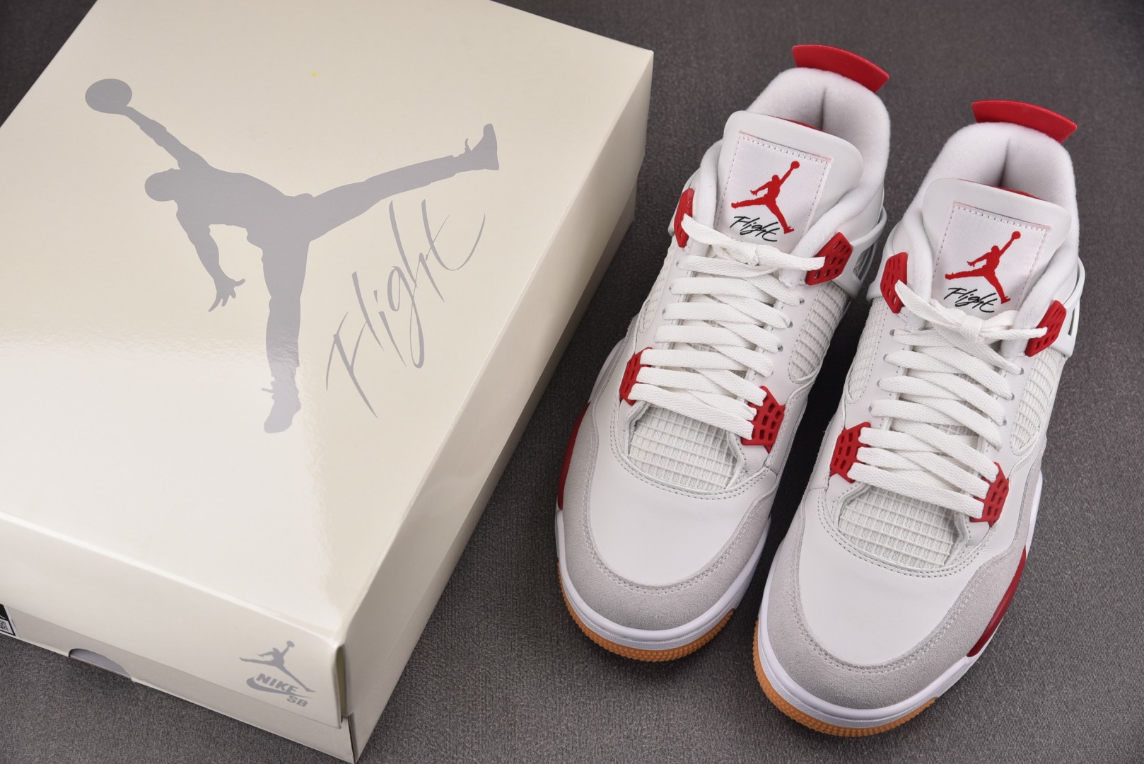 AJ4 尺码40-48.5

纯原版出品-Air Jordan 4 Retro SB Varsity R