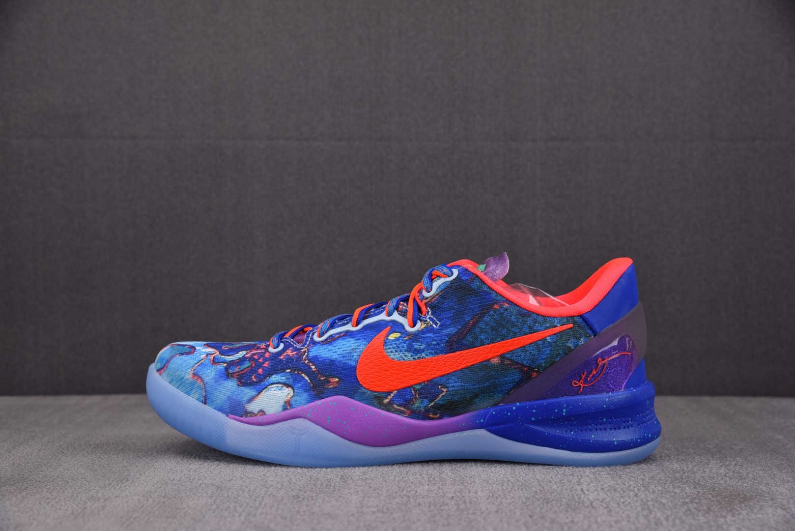 科比 尺码40-48.5

纯原版出品-Kobe 8 Protro 2025 What The Kobe