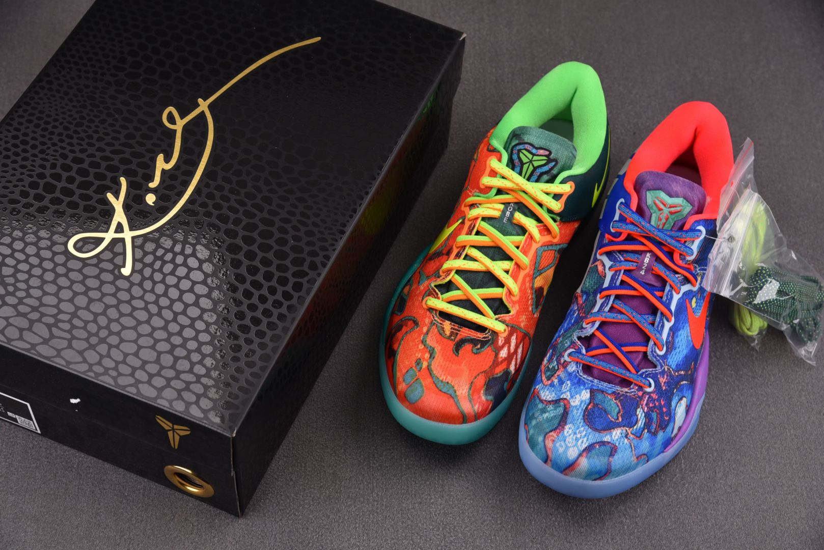 科比 尺码40-48.5

纯原版出品-Kobe 8 Protro 2025 What The Kobe