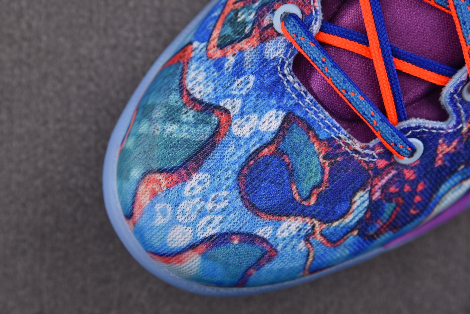 科比 尺码40-48.5

纯原版出品-Kobe 8 Protro 2025 What The Kobe