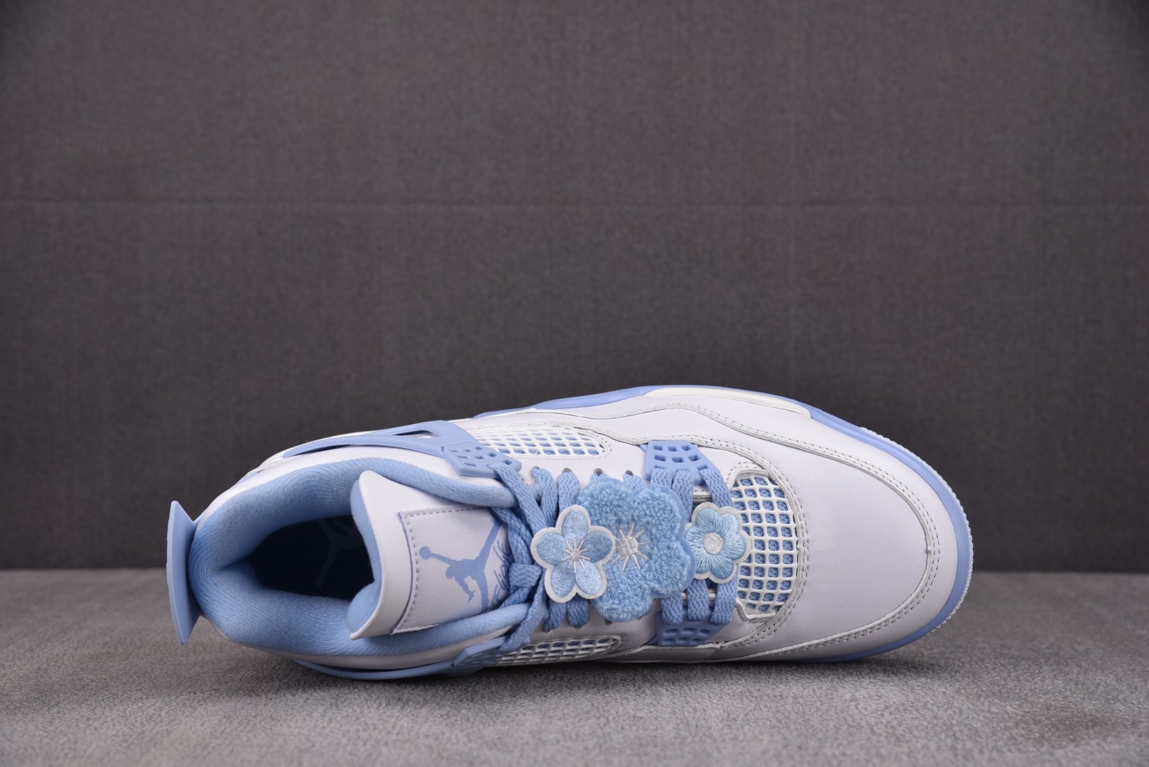 AJ4 尺码40-48.5

纯原版出品-WMNS Air Jordan 4 Retro Forget 
