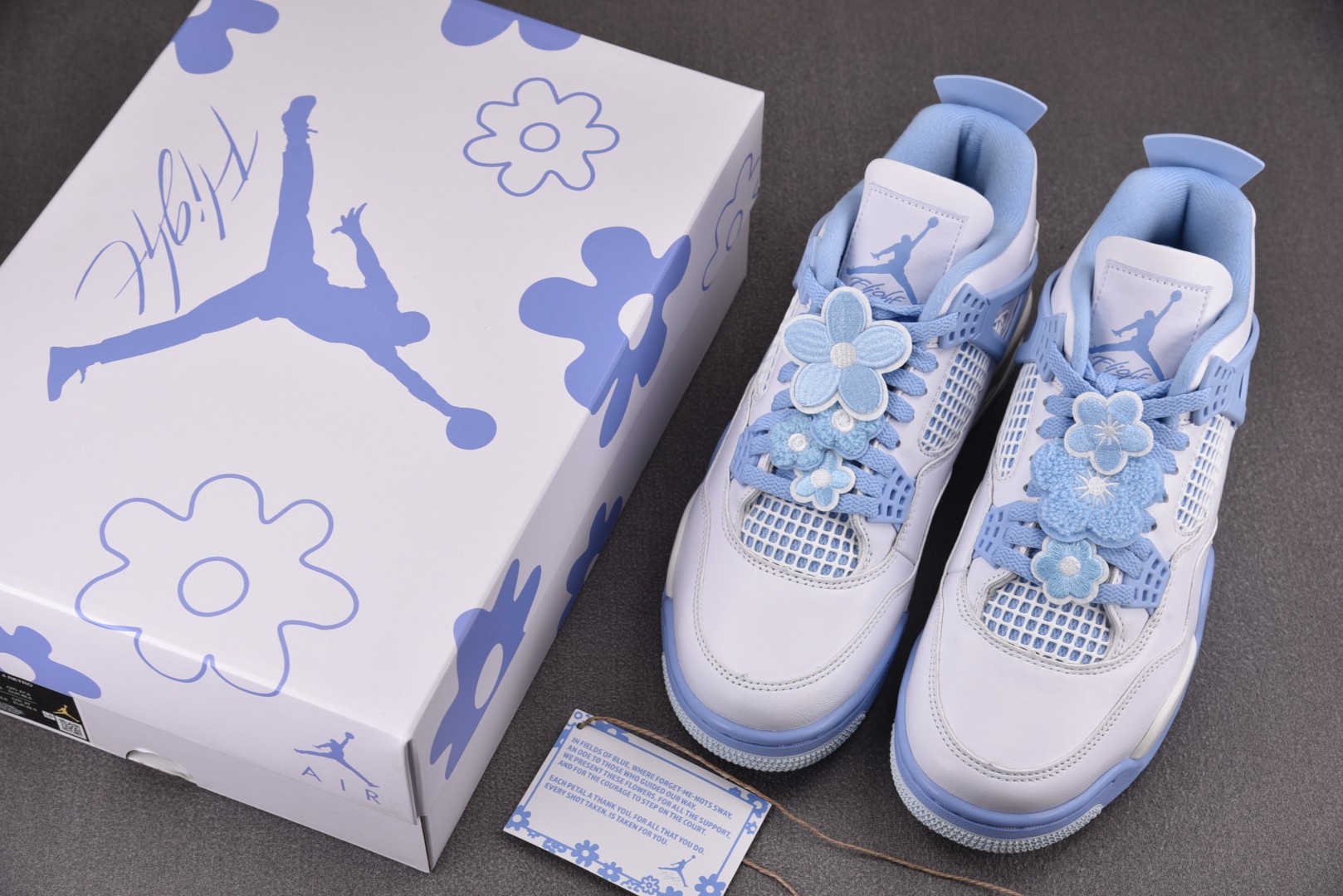 AJ4 尺码40-48.5

纯原版出品-WMNS Air Jordan 4 Retro Forget 