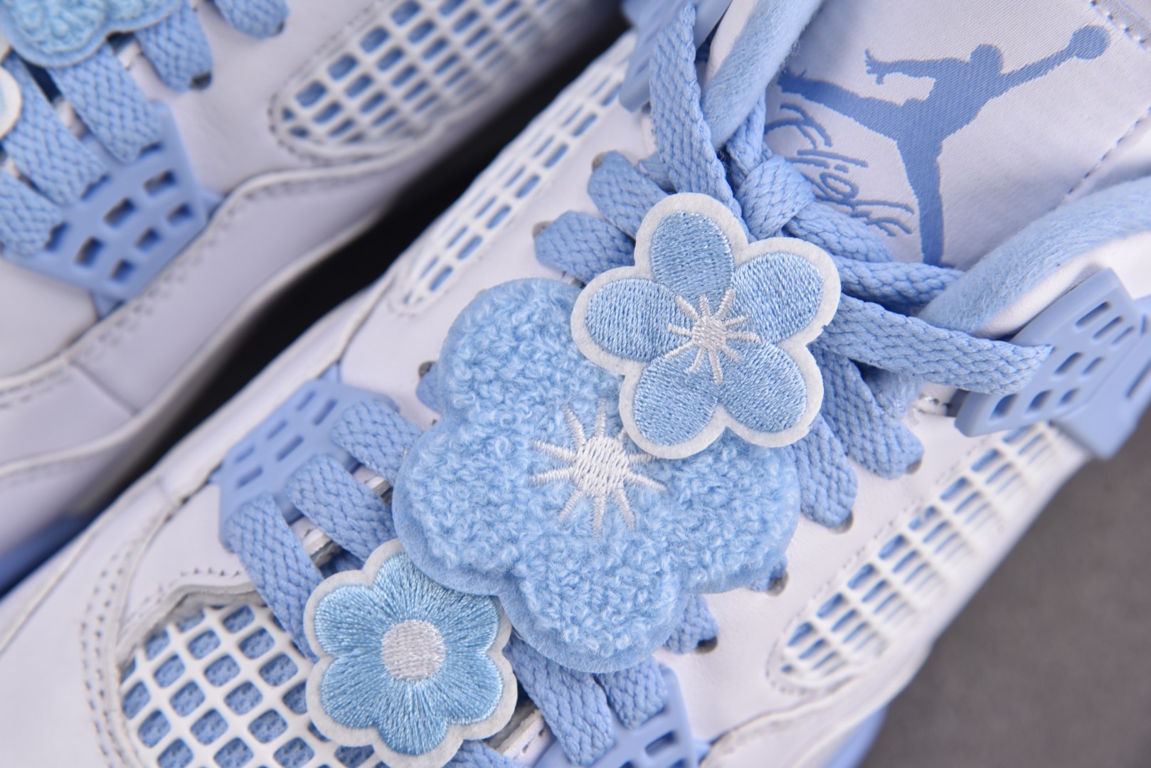 AJ4 尺码40-48.5

纯原版出品-WMNS Air Jordan 4 Retro Forget 