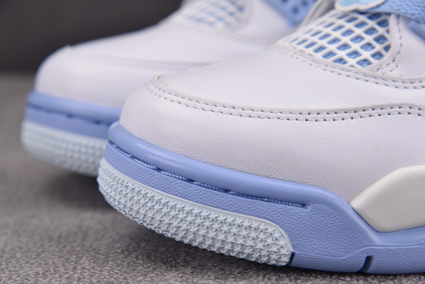 AJ4 尺码40-48.5

纯原版出品-WMNS Air Jordan 4 Retro Forget 