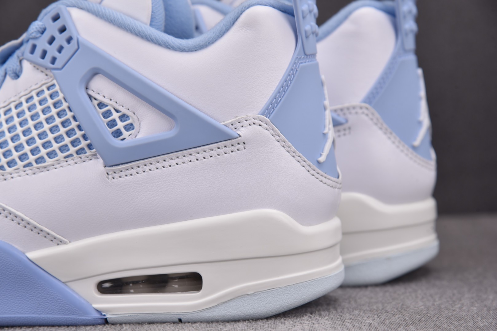 AJ4 尺码40-48.5

纯原版出品-WMNS Air Jordan 4 Retro Forget 