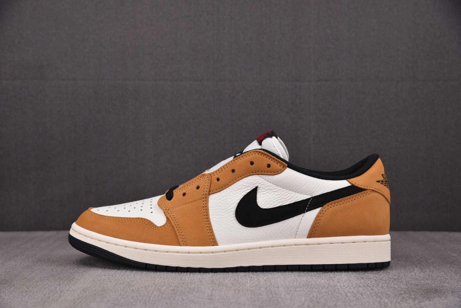 AJ Low 尺码40-48.5

纯原版出品-Air Jordan 1 Low OG Rookie o