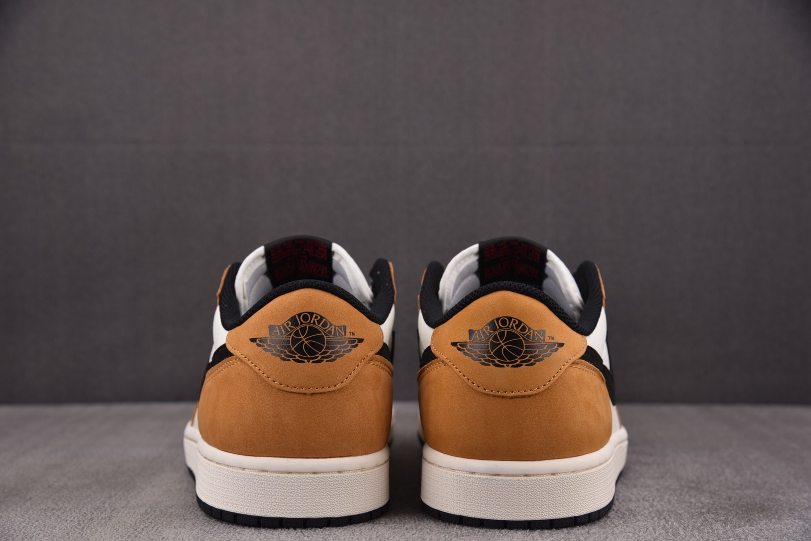 AJ Low 尺码40-48.5

纯原版出品-Air Jordan 1 Low OG Rookie o
