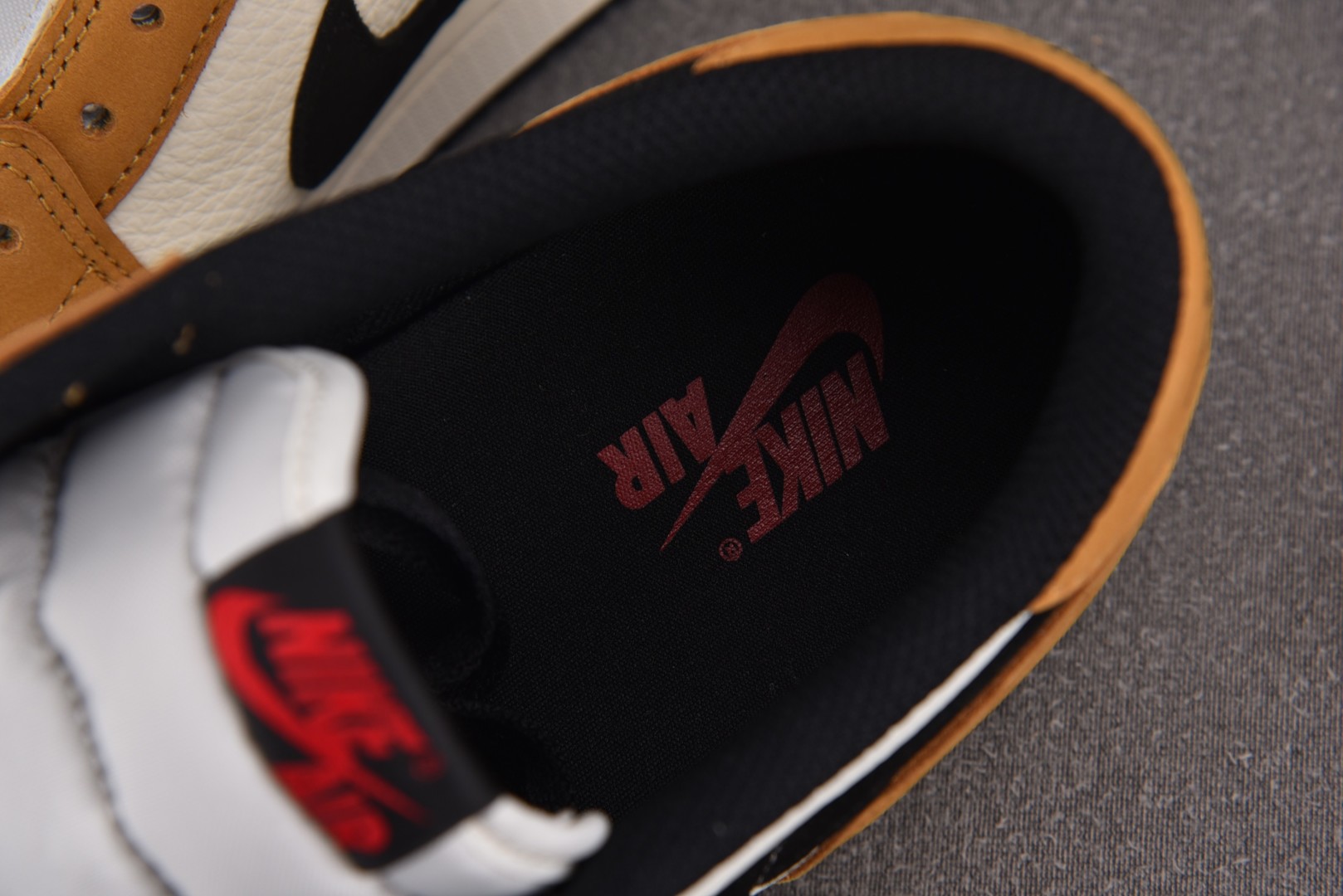 AJ Low 尺码40-48.5

纯原版出品-Air Jordan 1 Low OG Rookie o