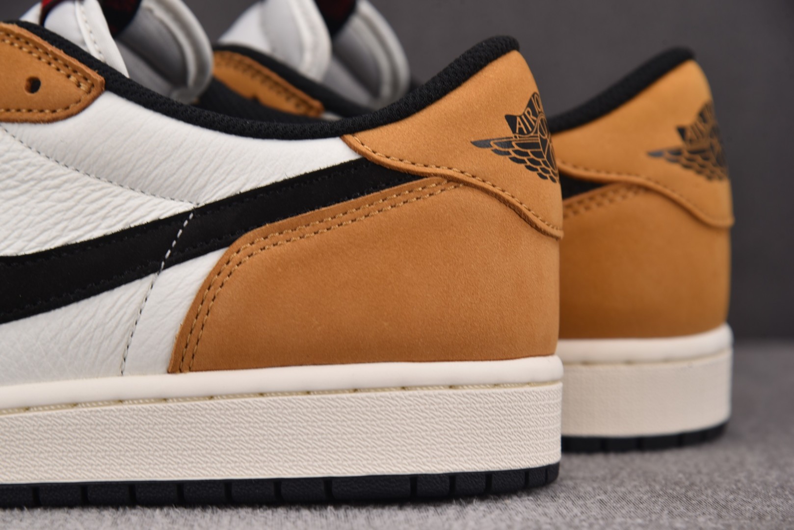 AJ Low 尺码40-48.5

纯原版出品-Air Jordan 1 Low OG Rookie o