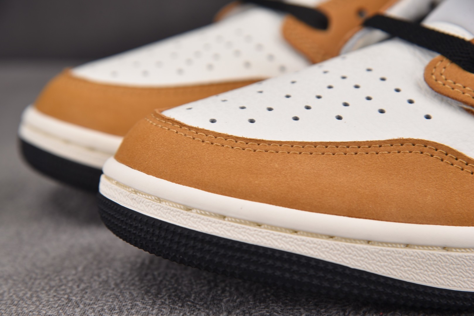 AJ Low 尺码40-48.5

纯原版出品-Air Jordan 1 Low OG Rookie o