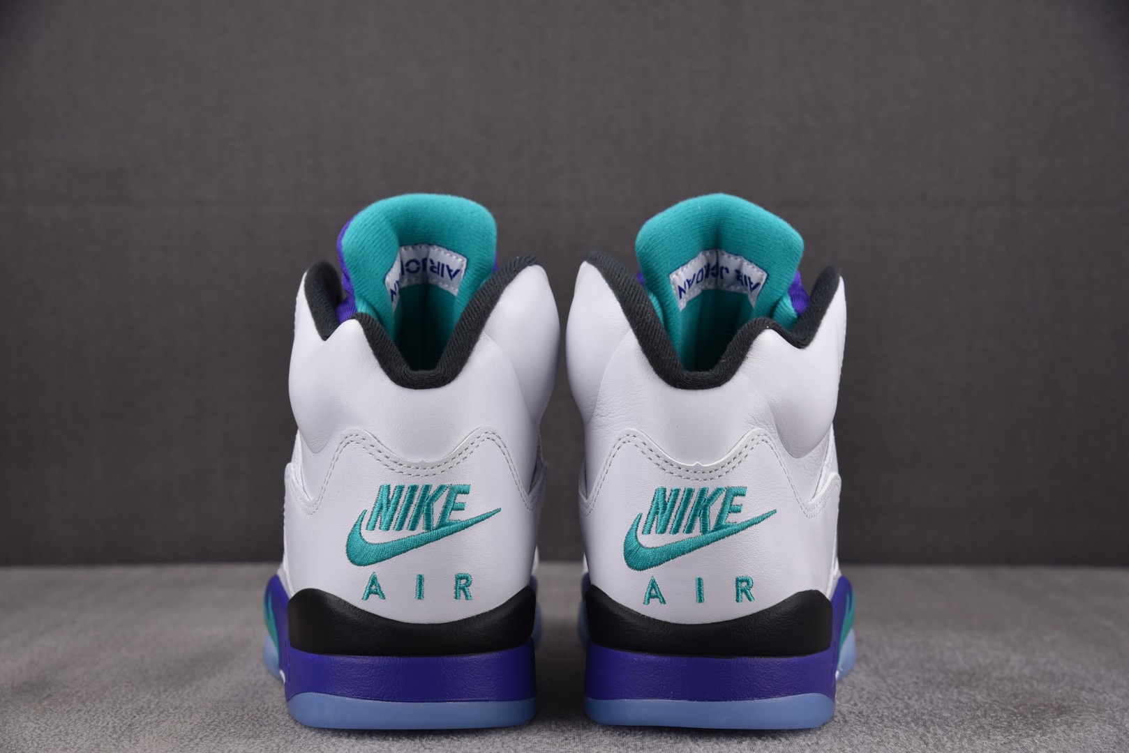 AJ5 尺码40.5-48.5

纯原版出品-Air Jordan 5 Retro 2025 Grape