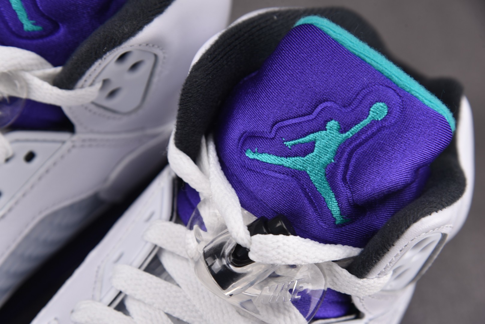 AJ5 尺码40.5-48.5

纯原版出品-Air Jordan 5 Retro 2025 Grape