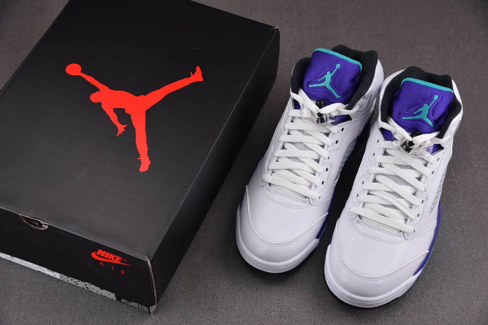 AJ5 尺码40.5-48.5

纯原版出品-Air Jordan 5 Retro 2025 Grape