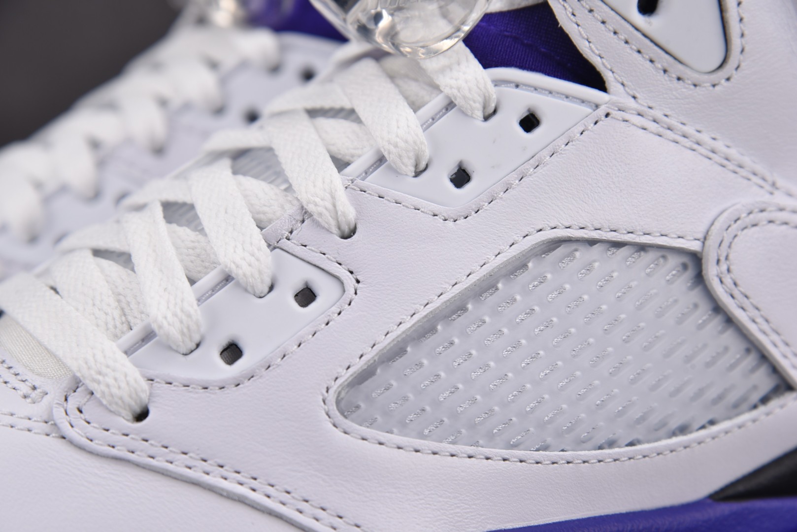 AJ5 尺码40.5-48.5

纯原版出品-Air Jordan 5 Retro 2025 Grape