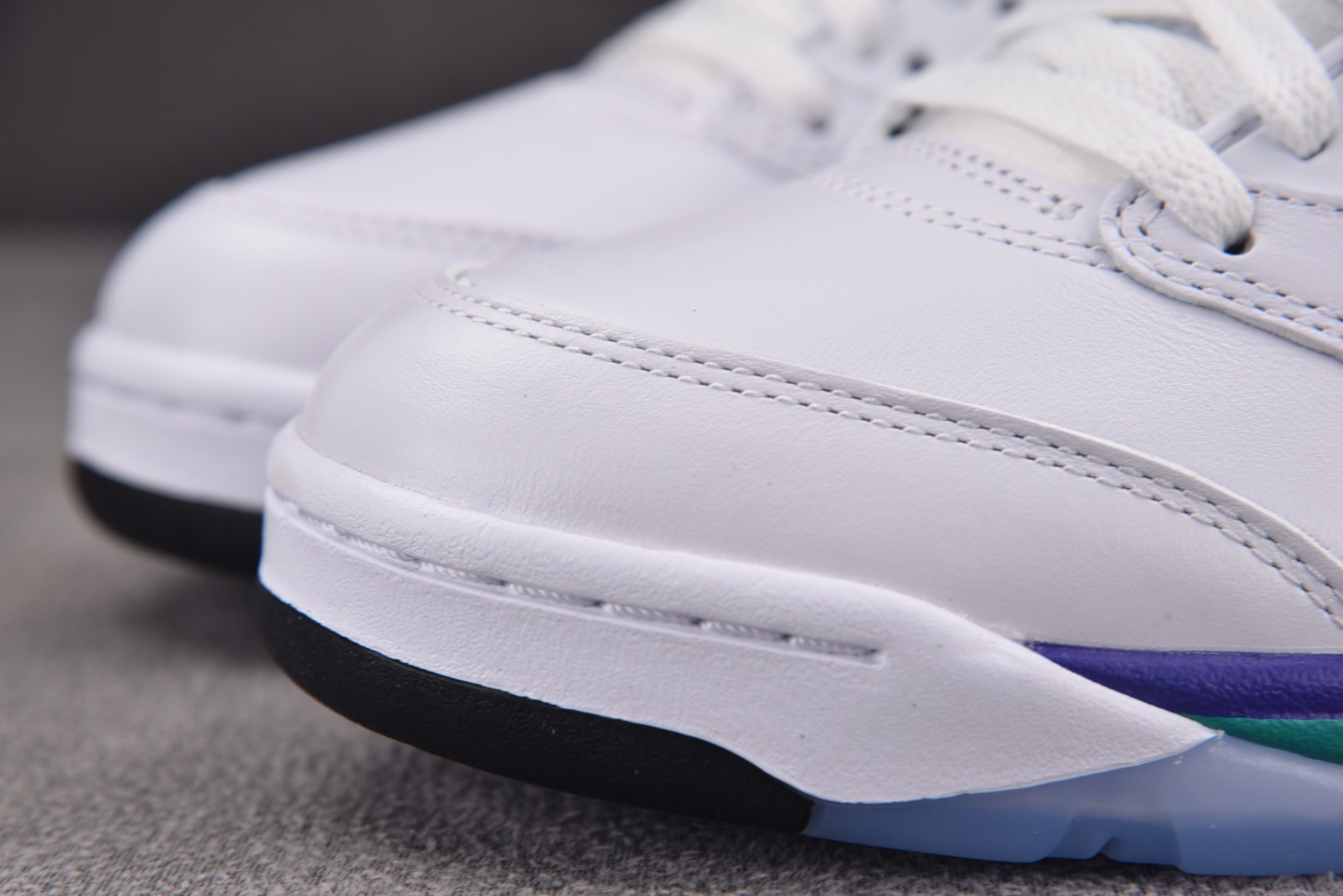 AJ5 尺码40.5-48.5

纯原版出品-Air Jordan 5 Retro 2025 Grape