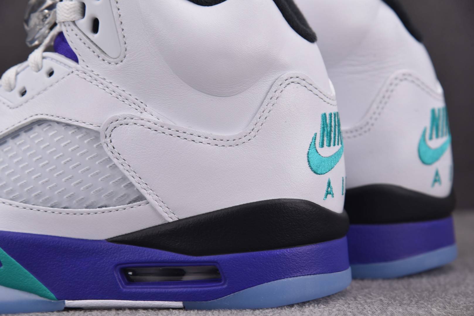 AJ5 尺码40.5-48.5

纯原版出品-Air Jordan 5 Retro 2025 Grape
