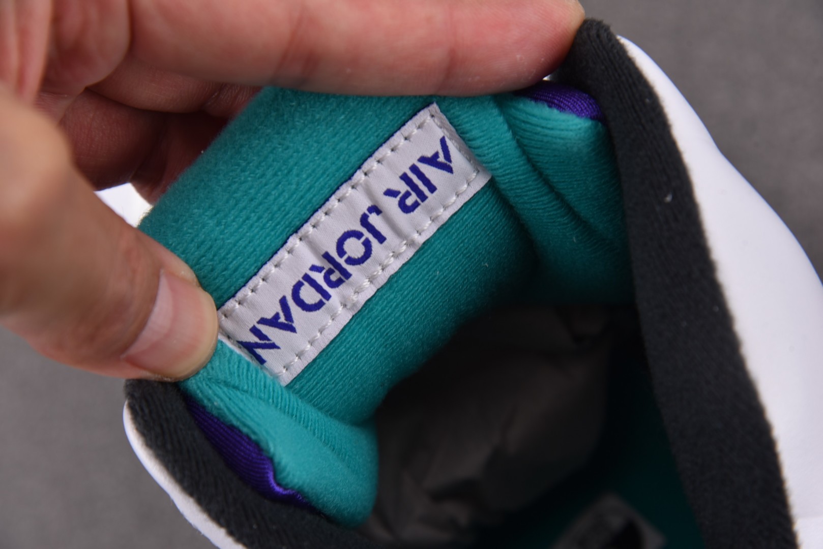 AJ5 尺码40.5-48.5

纯原版出品-Air Jordan 5 Retro 2025 Grape
