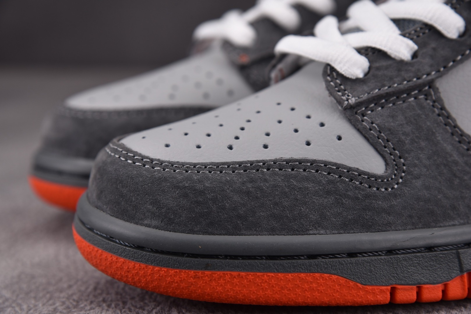 Dunk灰鸽子 尺码：36-47.5

纯原版出品-Dunk SB Low“Staple NYC Pig