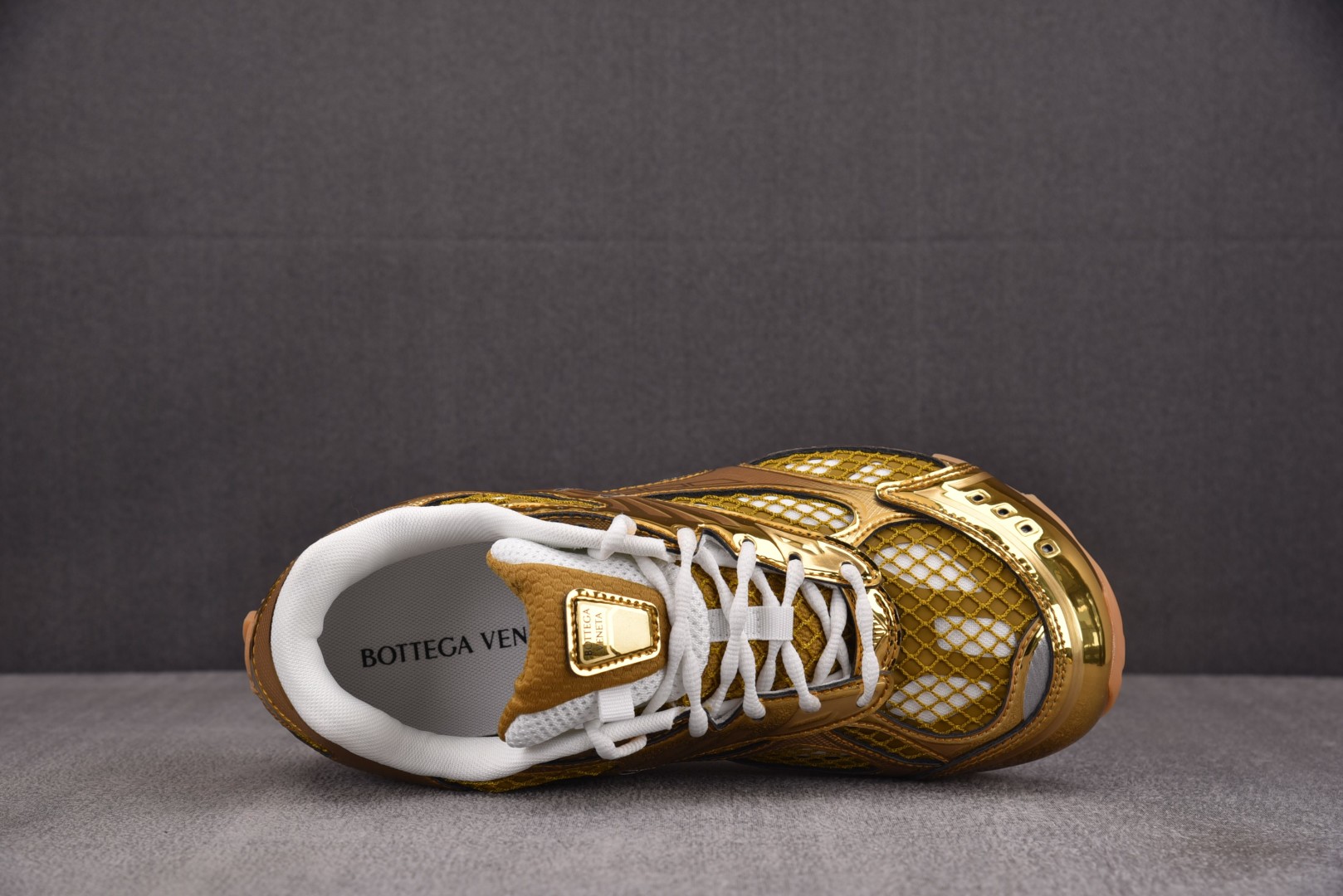 葆蝶家 尺码35-46

纯原版出品-Bottega Veneta Orbit Silver White