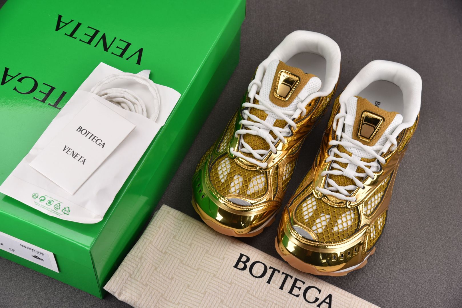 葆蝶家 尺码35-46

纯原版出品-Bottega Veneta Orbit Silver White