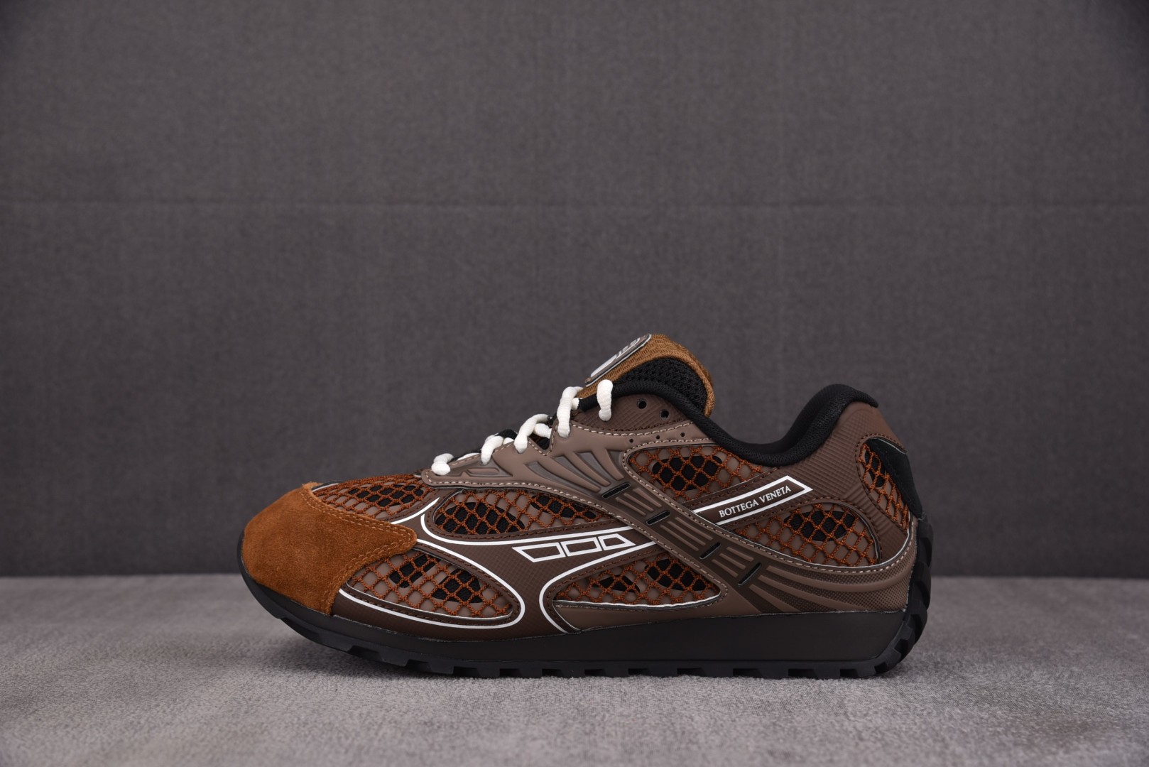 葆蝶家 尺码35-46

纯原版出品-Bottega Veneta Orbit Silver White