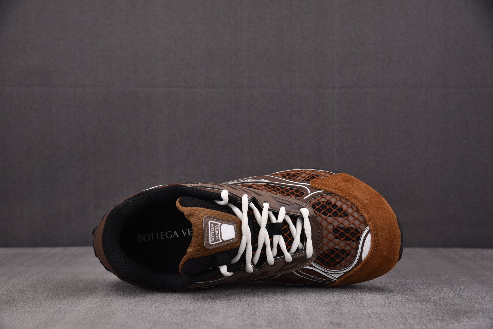 葆蝶家 尺码35-46

纯原版出品-Bottega Veneta Orbit Silver White