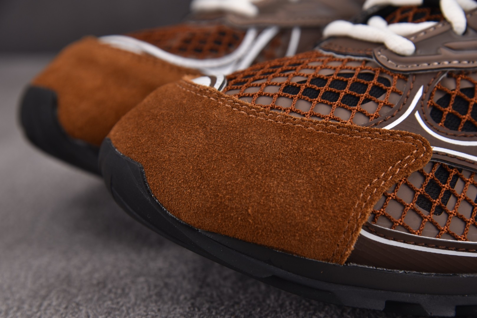 葆蝶家 尺码35-46

纯原版出品-Bottega Veneta Orbit Silver White