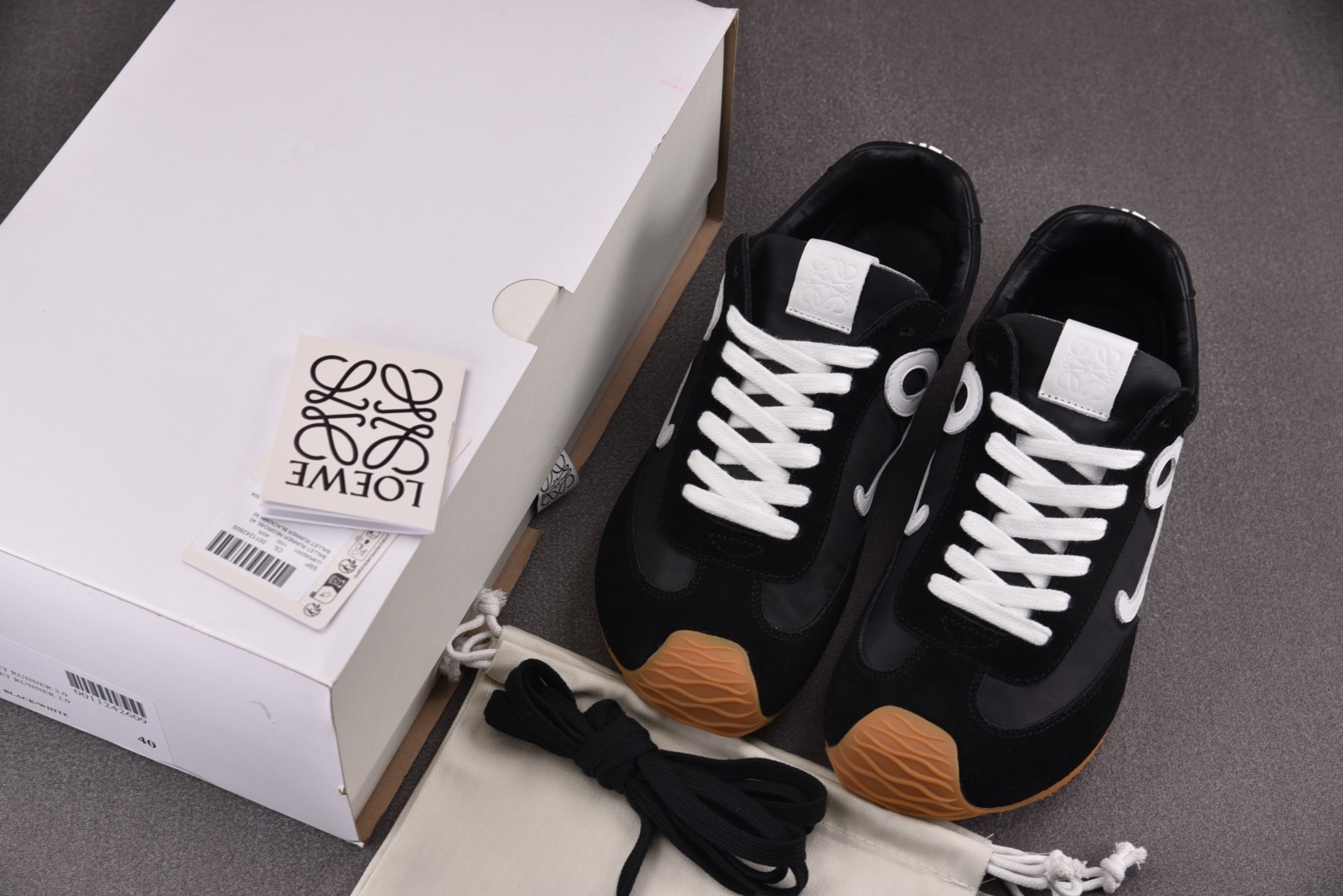 罗意威 尺码36-45

纯原版出品-LOEWE Ballet Runner 2.0 黑色 YZ004
