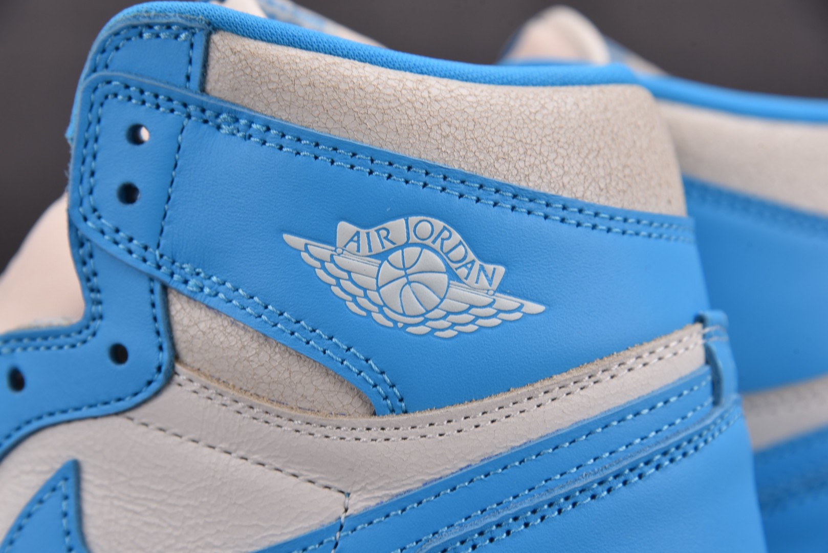 AJ1高帮 尺码36-47.5

纯原版出品-Air Jordan 1 Retro High OG UN
