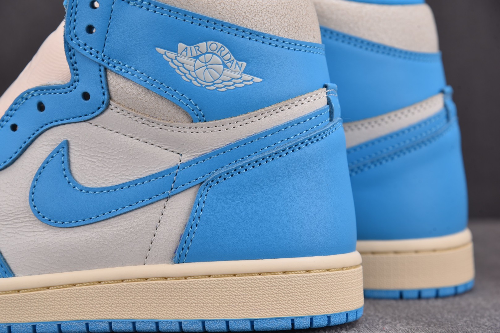 AJ1高帮 尺码36-47.5

纯原版出品-Air Jordan 1 Retro High OG UN