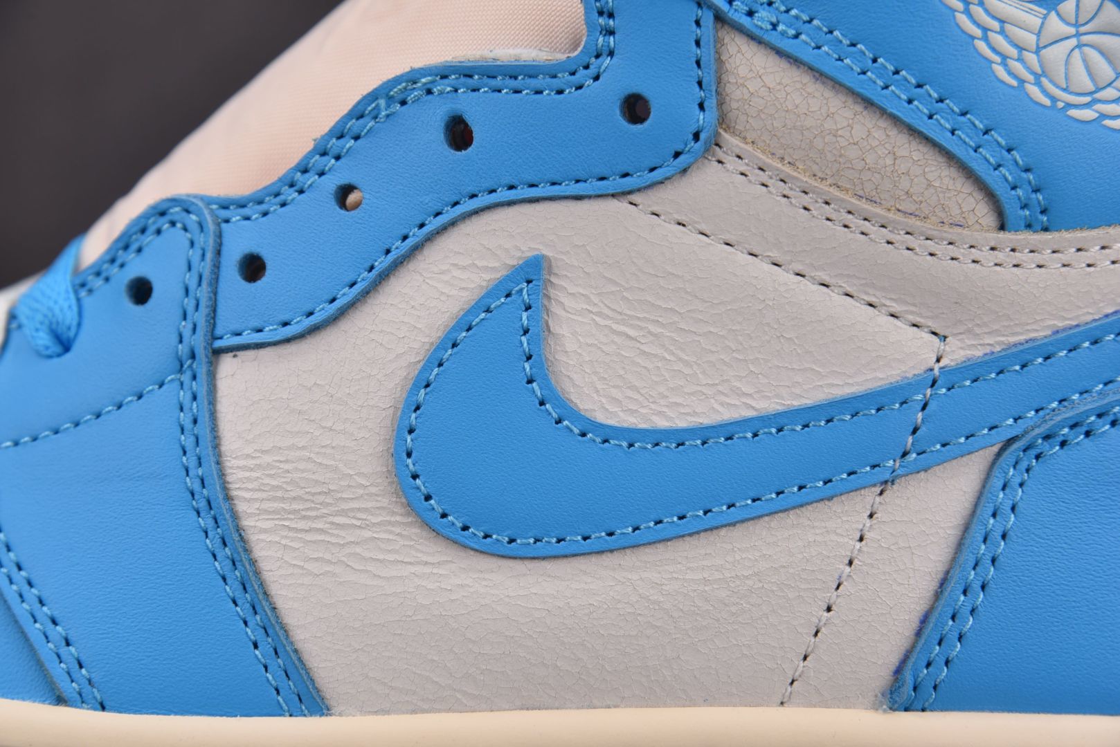 AJ1高帮 尺码36-47.5

纯原版出品-Air Jordan 1 Retro High OG UN