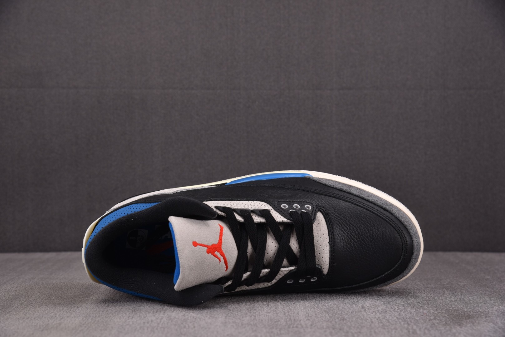 AJ3尺码36-47.5

纯原版出品-Air Jordan 3 Retro OG Rare Air 稀