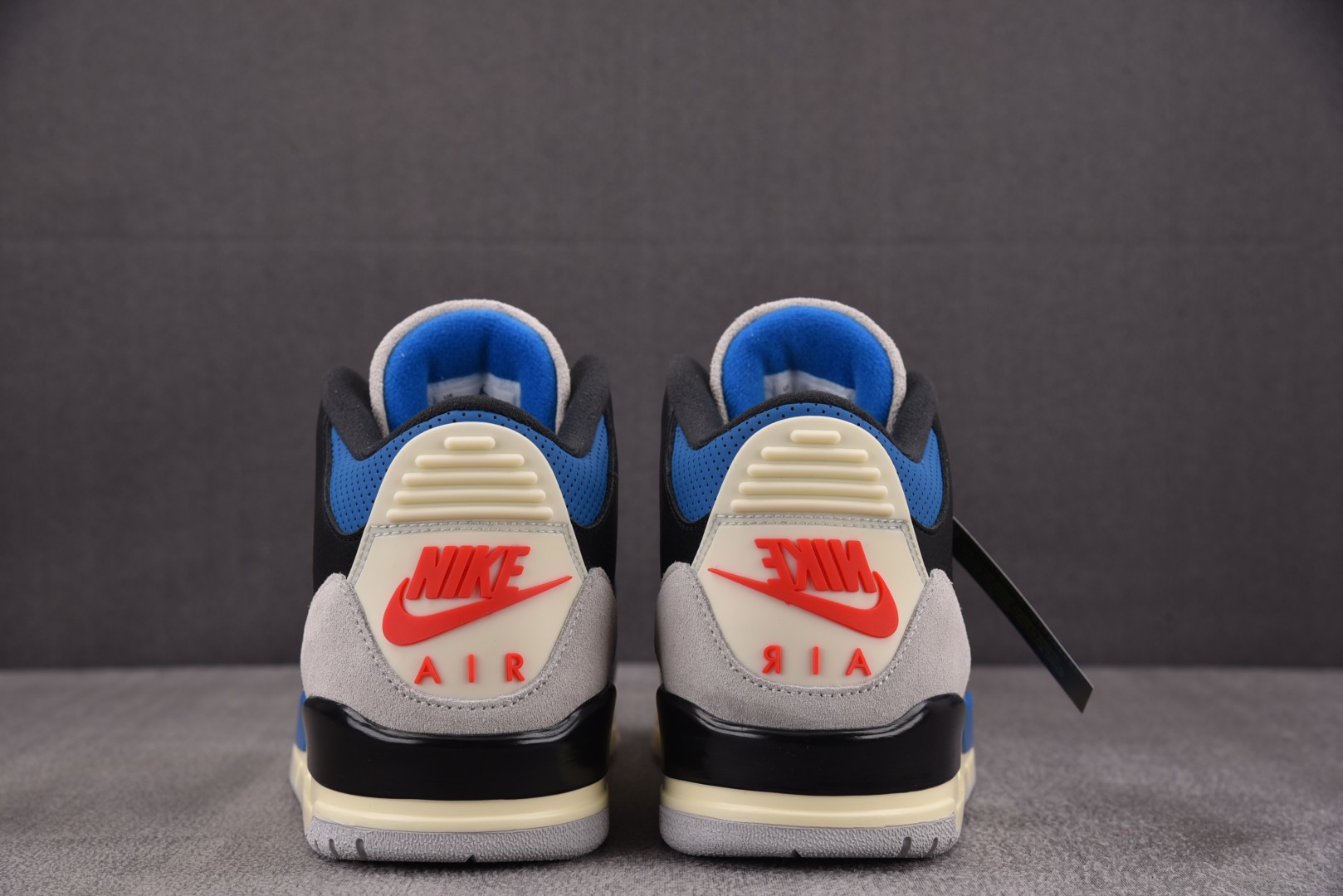 AJ3尺码36-47.5

纯原版出品-Air Jordan 3 Retro OG Rare Air 稀