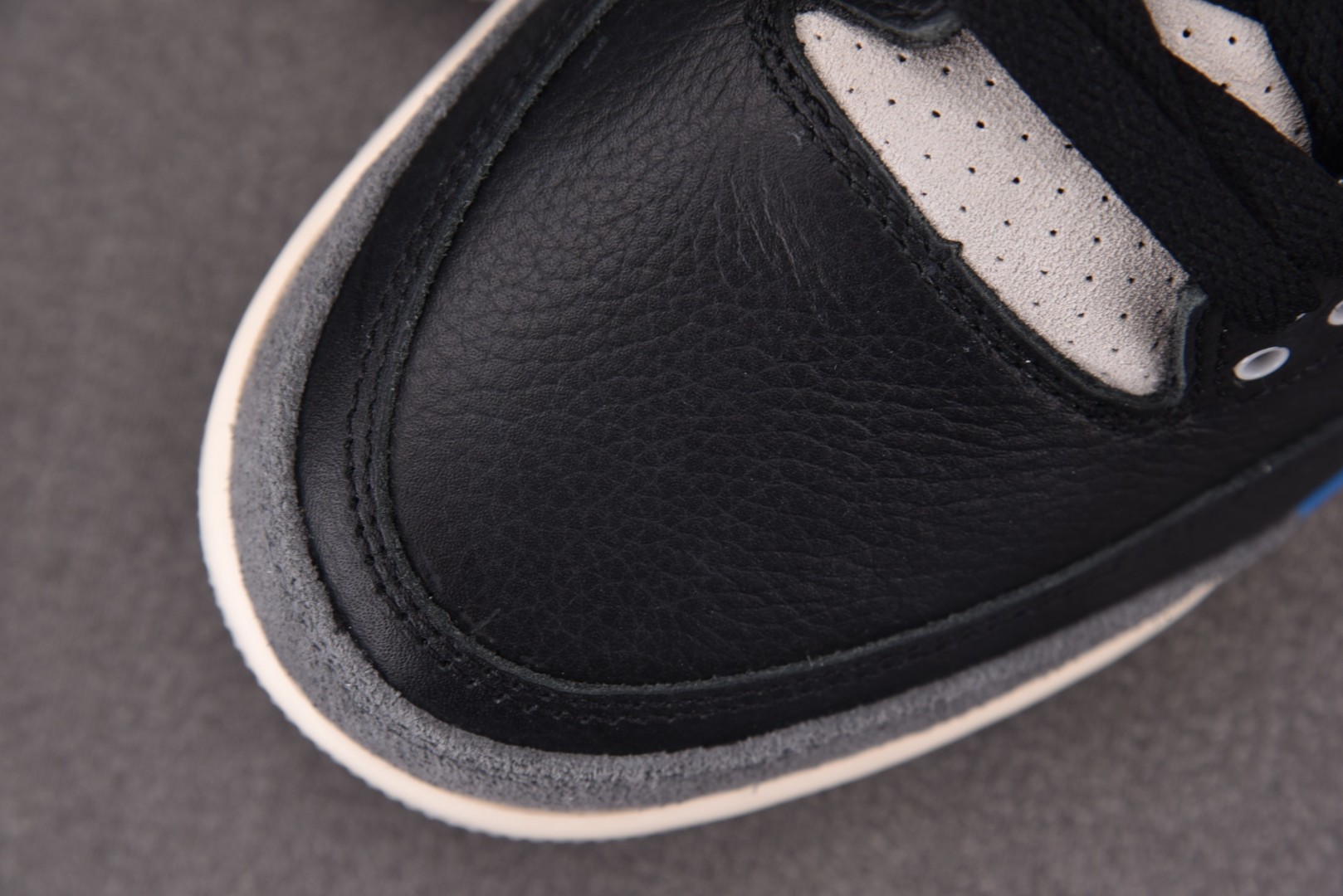 AJ3尺码36-47.5

纯原版出品-Air Jordan 3 Retro OG Rare Air 稀