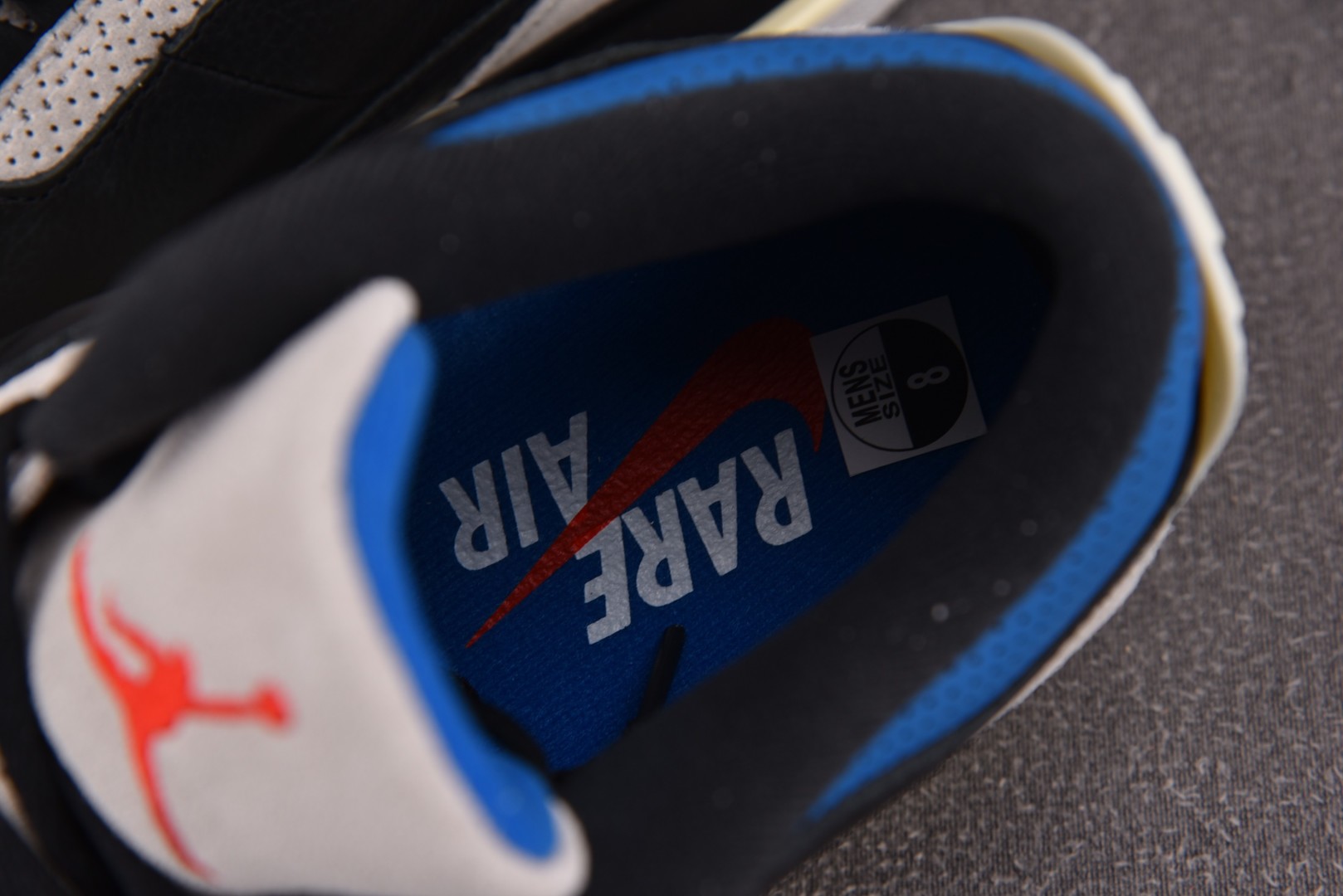 AJ3尺码36-47.5

纯原版出品-Air Jordan 3 Retro OG Rare Air 稀