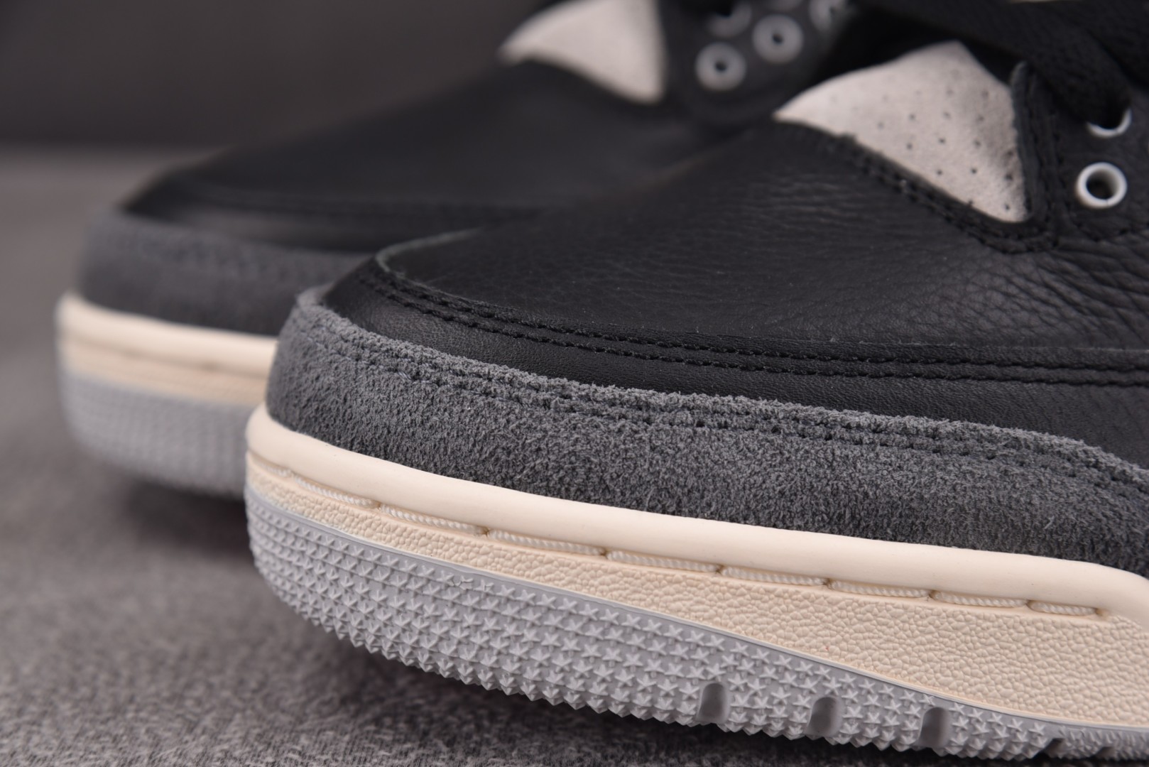 AJ3尺码36-47.5

纯原版出品-Air Jordan 3 Retro OG Rare Air 稀