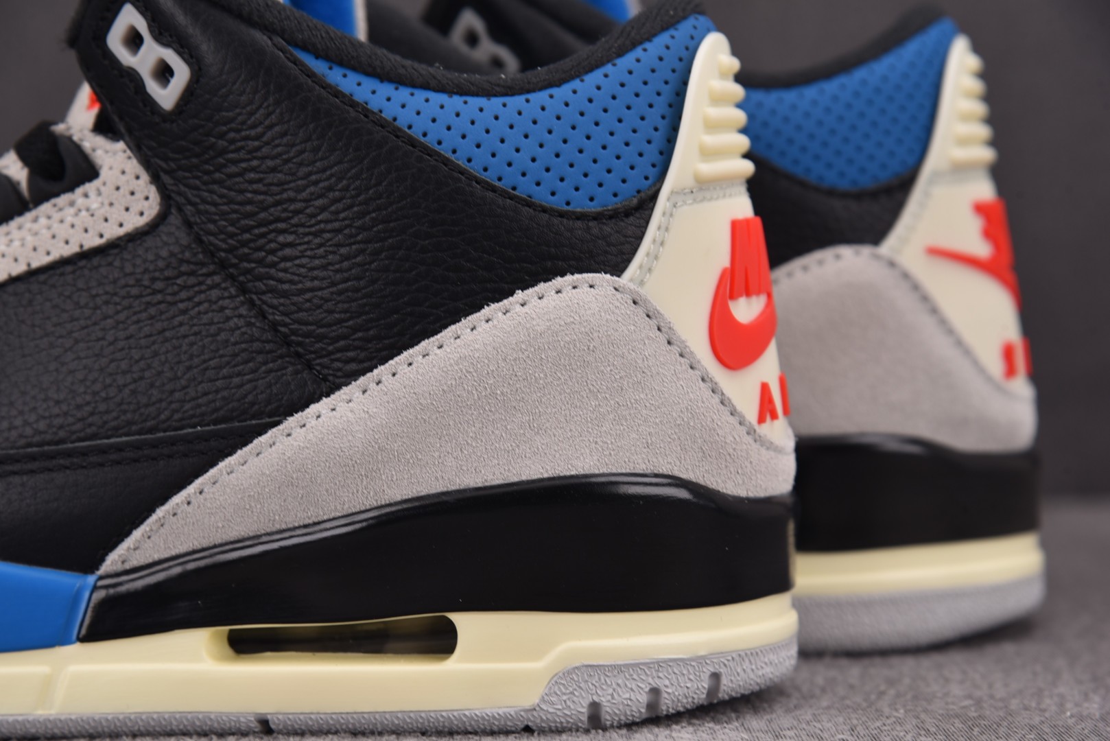 AJ3尺码36-47.5

纯原版出品-Air Jordan 3 Retro OG Rare Air 稀