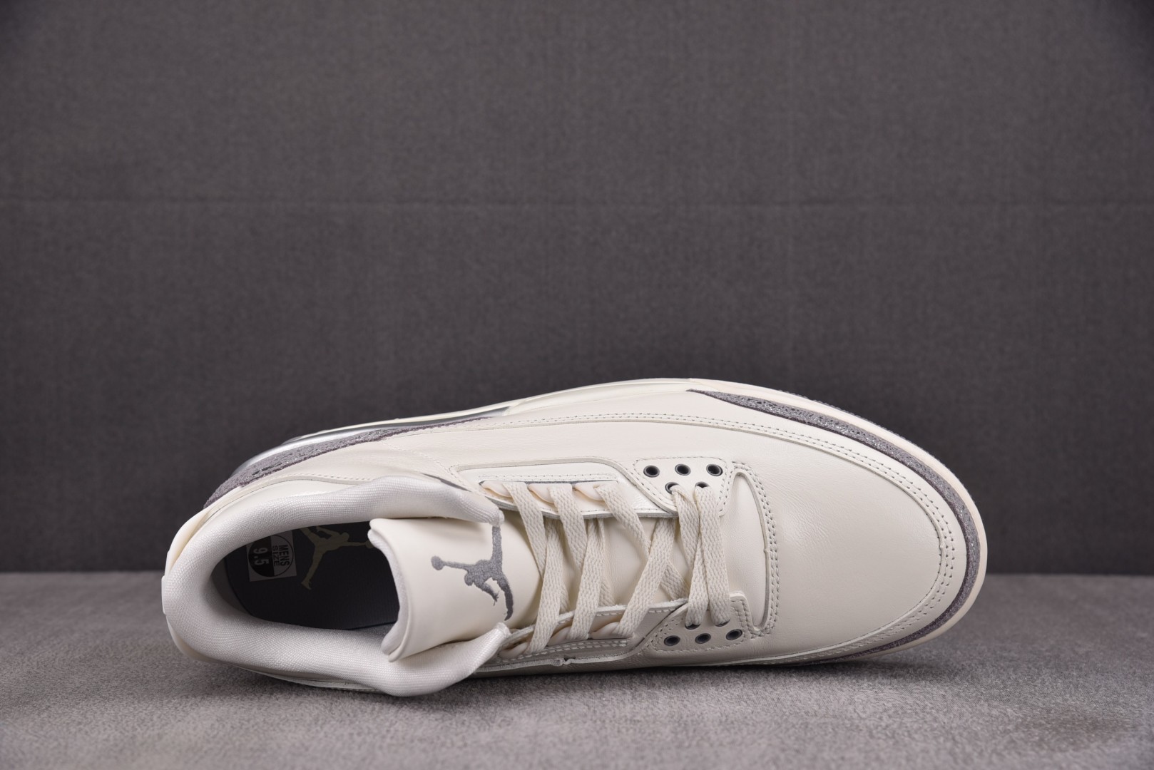 AJ3 尺码36-47.5

纯原版出品-WMNS Air Jordan 3 Retro Sail Ce