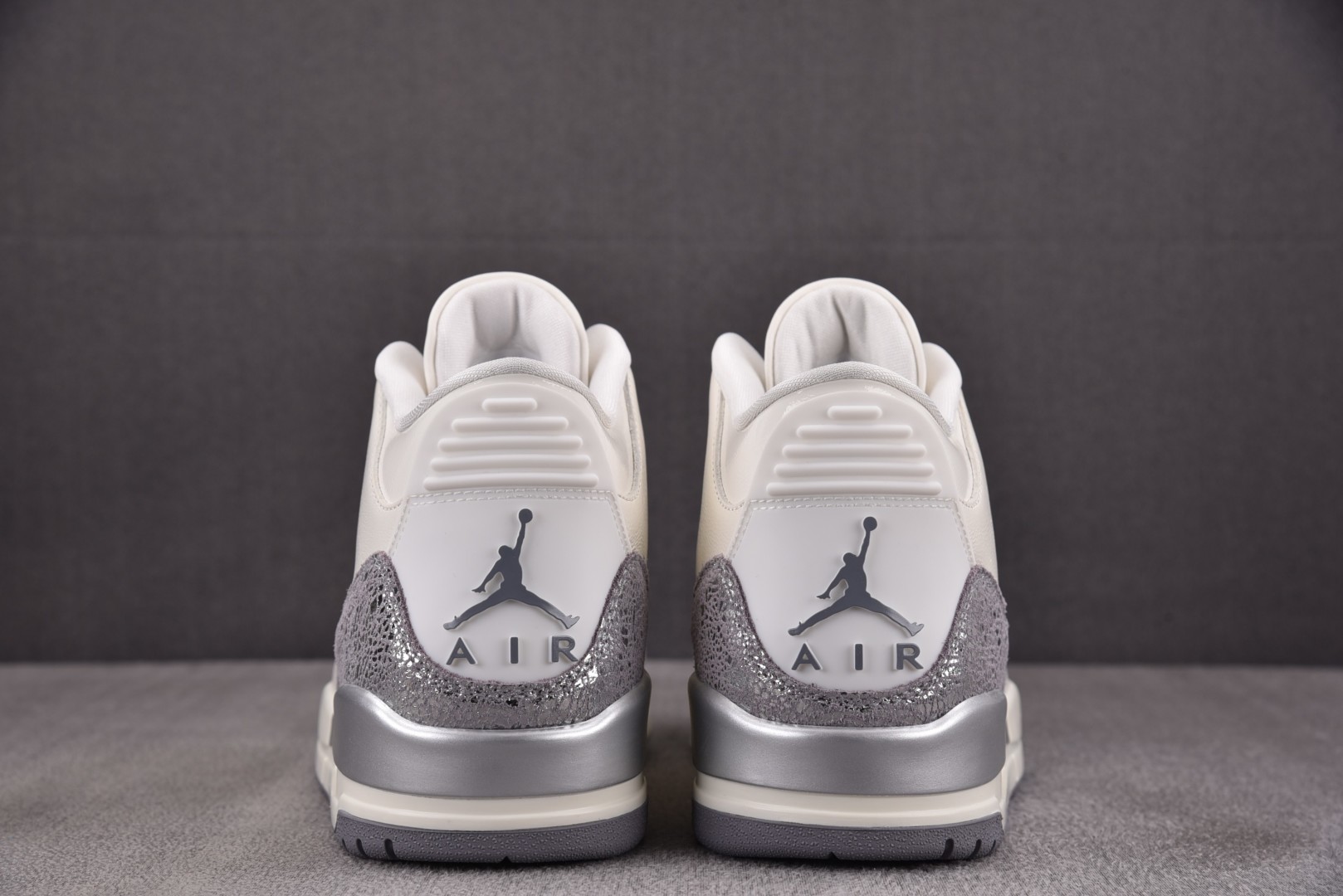 AJ3 尺码36-47.5

纯原版出品-WMNS Air Jordan 3 Retro Sail Ce