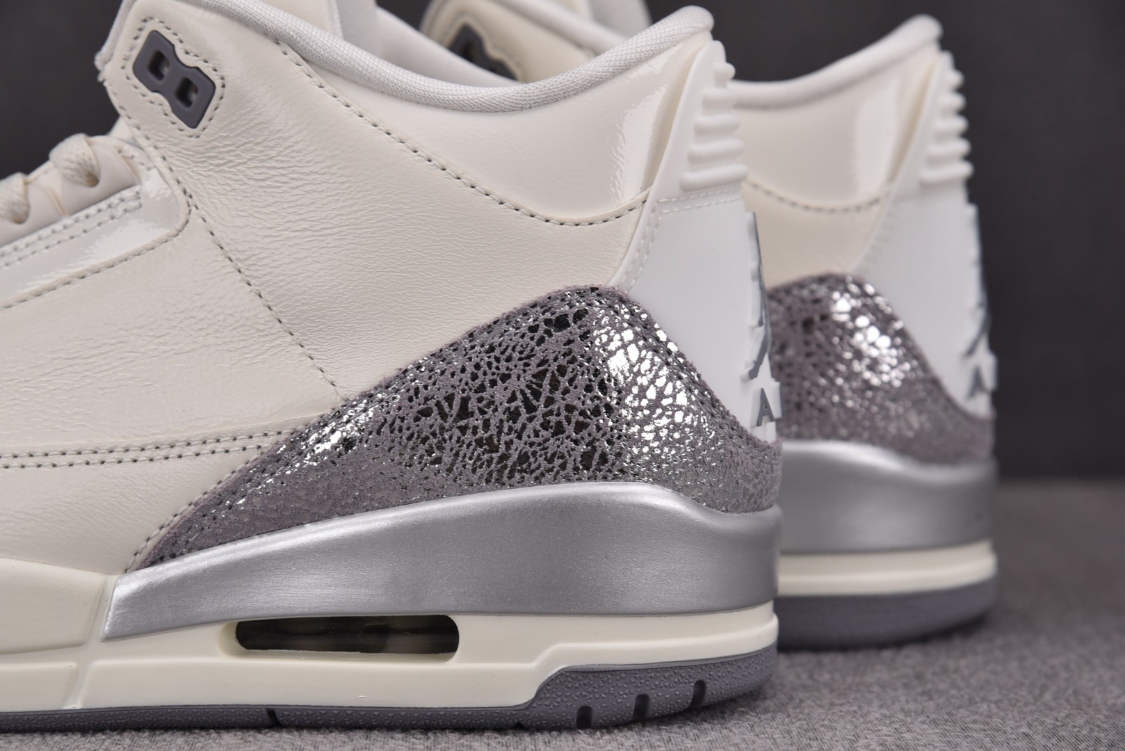 AJ3 尺码36-47.5

纯原版出品-WMNS Air Jordan 3 Retro Sail Ce