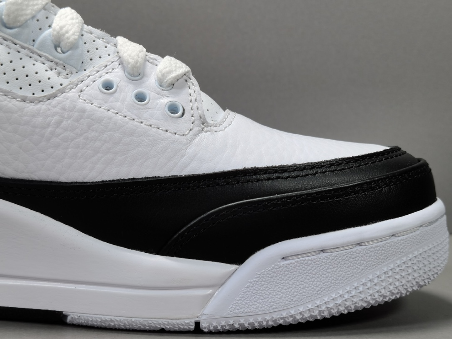  福利特价
【纯原：乔3】藤原浩黑白 闪电  Air jordan 3  X fragment，货号：D
